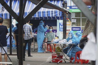 TP Hồ Chí Minh: Tiếp tục phong tỏa chợ, nhiều chung cư và tìm người liên quan đến Covid-19
