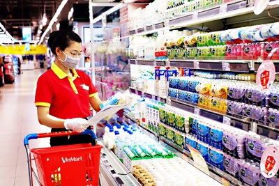 Hà Nội: Chợ, siêu thị, trung tâm thương mại hoạt động, đảm bảo đầy đủ hàng thiết yếu phục vụ người dân