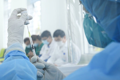 Bộ Y tế đề nghị thực hiện xã hội hóa việc tiêm vaccine Covid-19