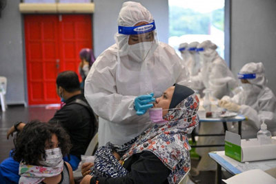 Ca nhiễm Covid-19 tăng kỷ lục, Malaysia phong tỏa toàn quốc trong 2 tuần