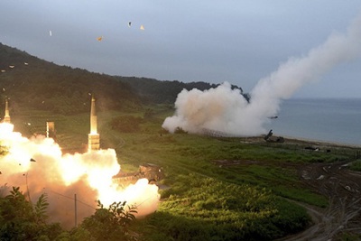 Hàn Quốc tập trận bắn đạn thật nhắm vào khu thử hạt nhân của Triều Tiên