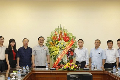 Bí thư Thành ủy Hoàng Trung Hải chúc mừng Thông tấn xã Việt Nam