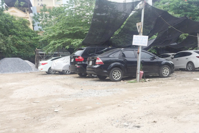 Tại phường Trung Liệt, quận Đống Đa: Đất dự án thành bãi giữ xe trái phép