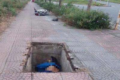 Hà Nội: "Hốt hoảng" phát hiện người đàn ông tử vong dưới hố ga