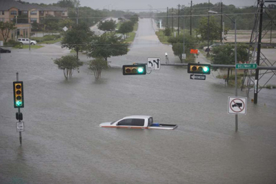 Siêu bão Harvey đổ bộ lần 2 vào Texas và Louisiana