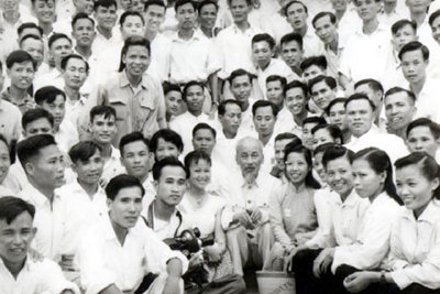 Kỷ niệm 92 năm Ngày Báo chí Cách mạng Việt Nam: Bác Hồ với những người làm báo