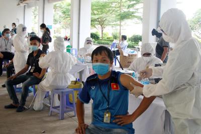 Bắc Giang: Giãn cách, giảm tải 4.700 công nhân đang cách ly tại thôn Núi Hiểu, ngăn nguy cơ lây nhiễm cộng đồng