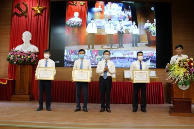 21 tập thể và cá nhân huyện Quốc Oai được TP Hà Nội khen thưởng về công tác bầu cử
