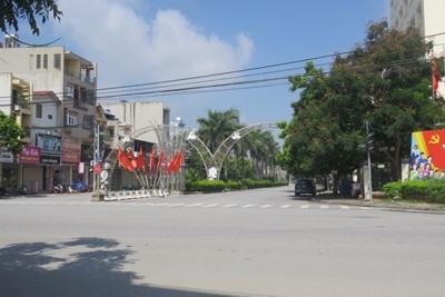 Huyện Ứng Hòa: Đường phố vắng lặng bóng người để cùng nhau thực hiện Chỉ thị số 17