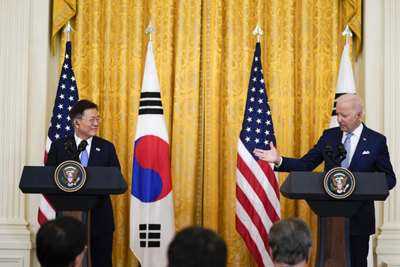 Tổng thống Biden và Moon Jae-in "quan ngại sâu sắc" về tình hình Triều Tiên