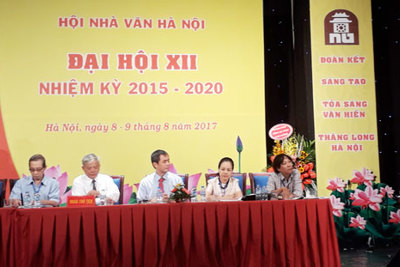 Đại hội Hội Nhà văn Hà Nội: Nhà văn Nguyễn Thị Thu Huệ nhận 100% phiếu làm Chủ tịch