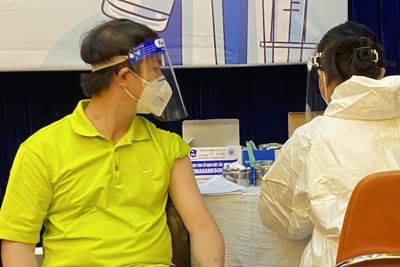TP Hồ Chí Minh: Quận Phú Nhuận dẫn đầu với tỷ lệ tiêm vaccine hơn 83% dân số