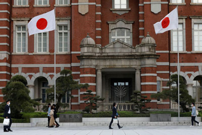 Dịch Covid-19 chưa hạ nhiệt, Nhật Bản xem xét gia hạn tình trạng khẩn cấp