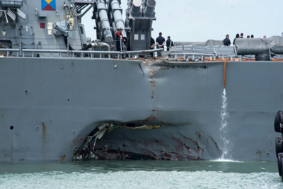 Hải quân Mỹ tạm ngừng tất cả hạm đội trên thế giới sau các vụ va chạm