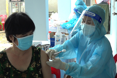 Đồng Tháp: Tiêm vaccine phòng Covid-19 cho 2.300 người dân TP Sa Đéc