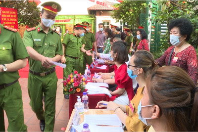 Chùm ảnh: Hình ảnh về lực lượng Công an Hà Nội bỏ phiếu trong ngày hội lớn