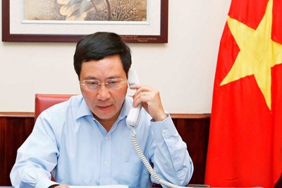 Bộ trưởng Phạm Bình Minh điện đàm Ngoại trưởng Indonesia về việc tàu cá Việt Nam bị bắn