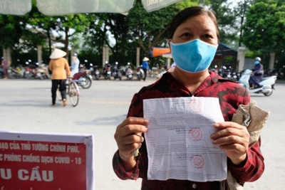 Huyện Sóc Sơn thí điểm cấp tem phiếu đi chợ cho người dân để phòng dịch Covid-19