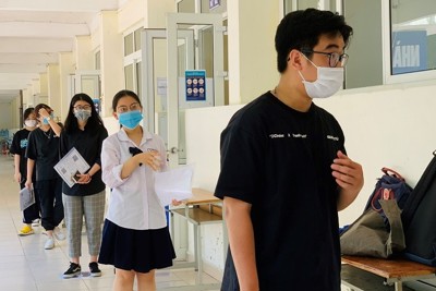 Hà Nội: Học sinh nhận Giấy chứng nhận tốt nghiệp qua đường bưu điện