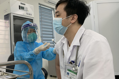 TP Hồ Chí Minh: Nỗ lực tiêm vaccine ngừa Covid-19 cho toàn bộ người dân