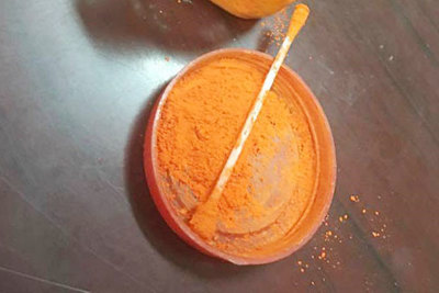 Hàng loạt trẻ ngộ độc chì do dùng thuốc cam