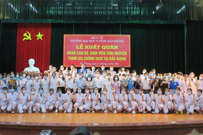 Đoàn cán bộ, sinh viên trường Đại học Y Dược Hải Phòng chi viện Bắc Giang chống dịch