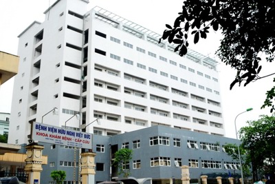 Người nhà bệnh nhân tố Bệnh viện Việt Đức hoãn mổ vì không có tiền "lót tay"