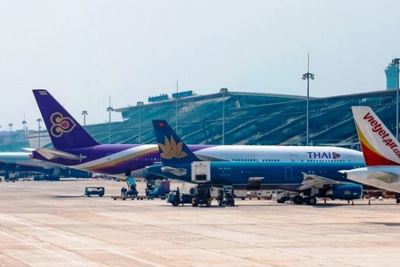 Sân bay Nội Bài và Tân Sơn Nhất cho phép khách nhập cảnh trở lại