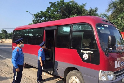 Thanh tra giao thông Hà Nội phạt trên 1.000 xe khách không đảm bảo phòng dịch Covid-19