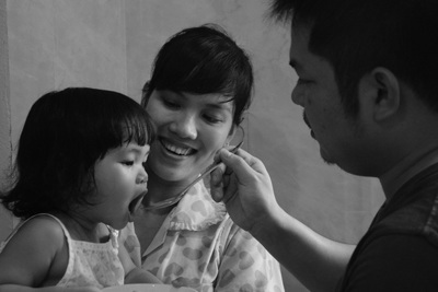 Những khoảnh khắc đẹp khi đàn ông Việt chia sẻ công việc gia đình