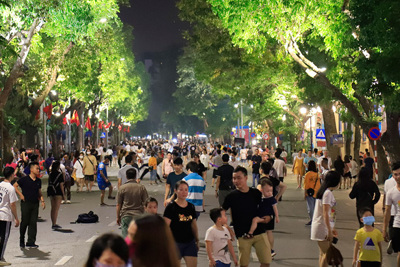 Quận Hoàn Kiếm ra thông báo tạm dừng tổ chức hoạt động không gian đi bộ