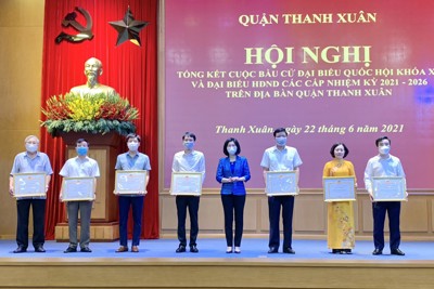 Phó Chủ tịch HĐND TP Phùng Thị Hồng Hà dự tổng kết công tác bầu cử quận Thanh Xuân