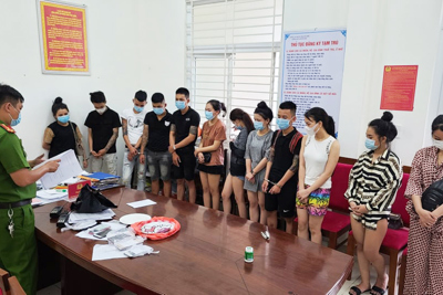 Đà Nẵng: Bắt nhóm thanh niên thuê khách sạn mở “tiệc ma túy”