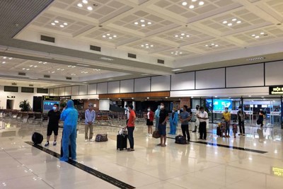 Tổ chức chuyến bay đưa người từ các địa phương đang giãn cách về Hà Nội