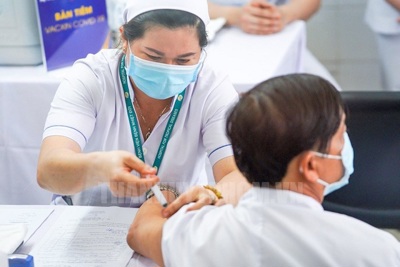 Chính phủ tạo mọi điều kiện cho TP Hồ Chí Minh nhập khẩu vaccine phòng Covid-19