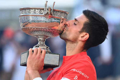 [Video] Djokovic "lột xác" lên ngôi vô địch Roland Garros 2021