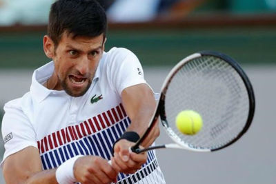 Tứ kết Aegon: Nole suýt phải trả giá vì chủ quan