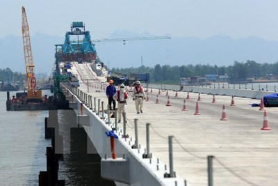 Bộ GTVT yêu cầu khắc phục sai sót cầu vượt biển dài nhất Việt Nam