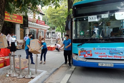 Hà Nội: “Xe buýt siêu thị 0 đồng” bắt đầu phục vụ công nhân khu công nghiệp