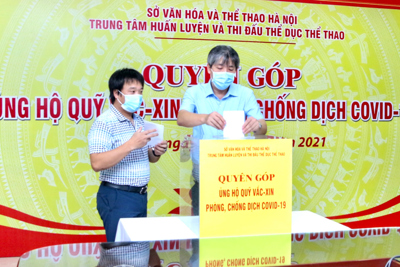 Trung tâm huấn luyện và thi đấu thể dục thể thao Hà Nội quyên góp cho Quỹ vaccine phòng chống Covid-19