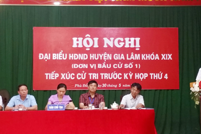 Đại biểu HĐND huyện Gia Lâm tiếp xúc cử tri trước kỳ họp