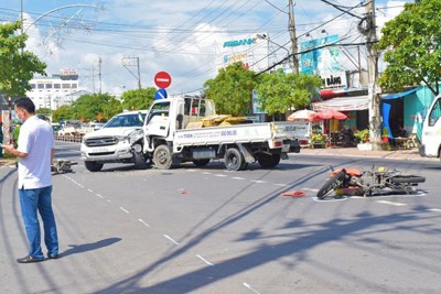 Tai nạn giao thông mới nhất hôm nay 31/5: Tai nạn liên hoàn khiến 10 phương tiện bị hỏng
