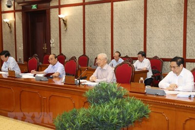 Tổng Bí thư chủ trì họp Bộ Chính trị về tình hình phòng chống dịch