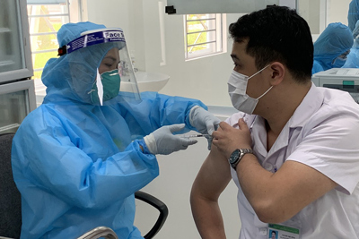 Bộ Y tế đề nghị Hà Nội cử 20 đội cấp cứu hỗ trợ Bắc Giang tiêm vaccine Covid-19