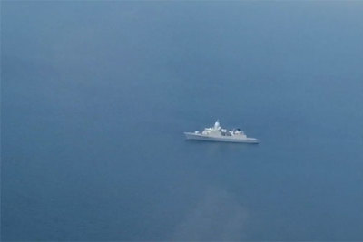 Nga điều máy bay quân sự ngăn tàu khu trục Hà Lan vi phạm lãnh hải
