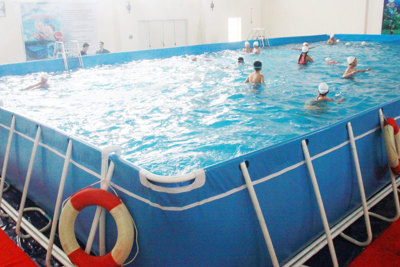 Phòng, chống đuối nước cho trẻ em tại Đông Anh: Hiệu quả từ bể bơi thông minh