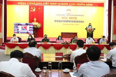 Các ứng cử viên đại biểu Quốc hội khóa XV tiếp xúc với cử tri huyện Thạch Thất