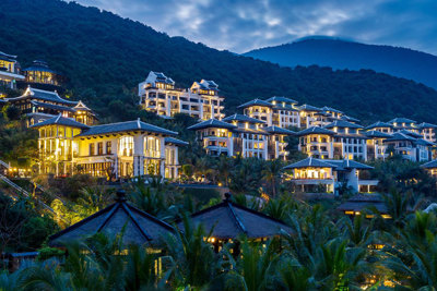 InterContinental Danang Sun Peninsula Resort giành 4 giải thưởng du lịch danh giá