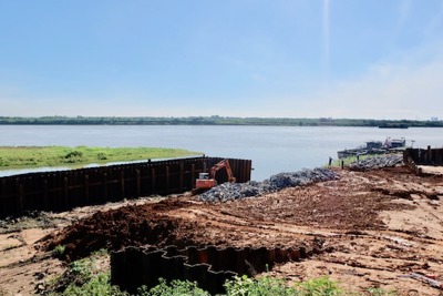 Hà Nội: Bao giờ sự cố nứt đê sông Hồng mới được khắc phục?