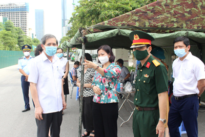 Phó Bí thư Thường trực Thành ủy Nguyễn Thị Tuyến: Kiểm tra thường xuyên việc phòng chống dịch, nhất là tại các chốt trực